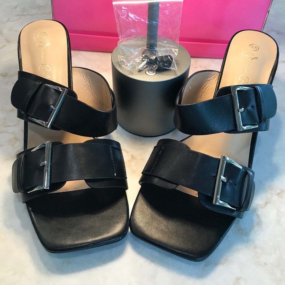 Black Jessica Carlyle “Aubrie” pumps. Size 8.5